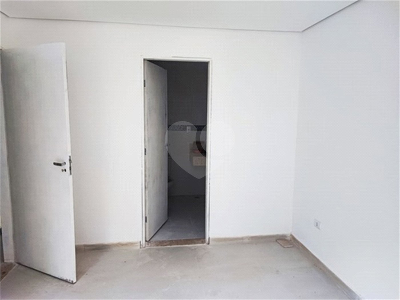Casa à venda com 3 quartos, sendo 1 suíte,  no condomínio Ouro Verde, Guarulhos - SP