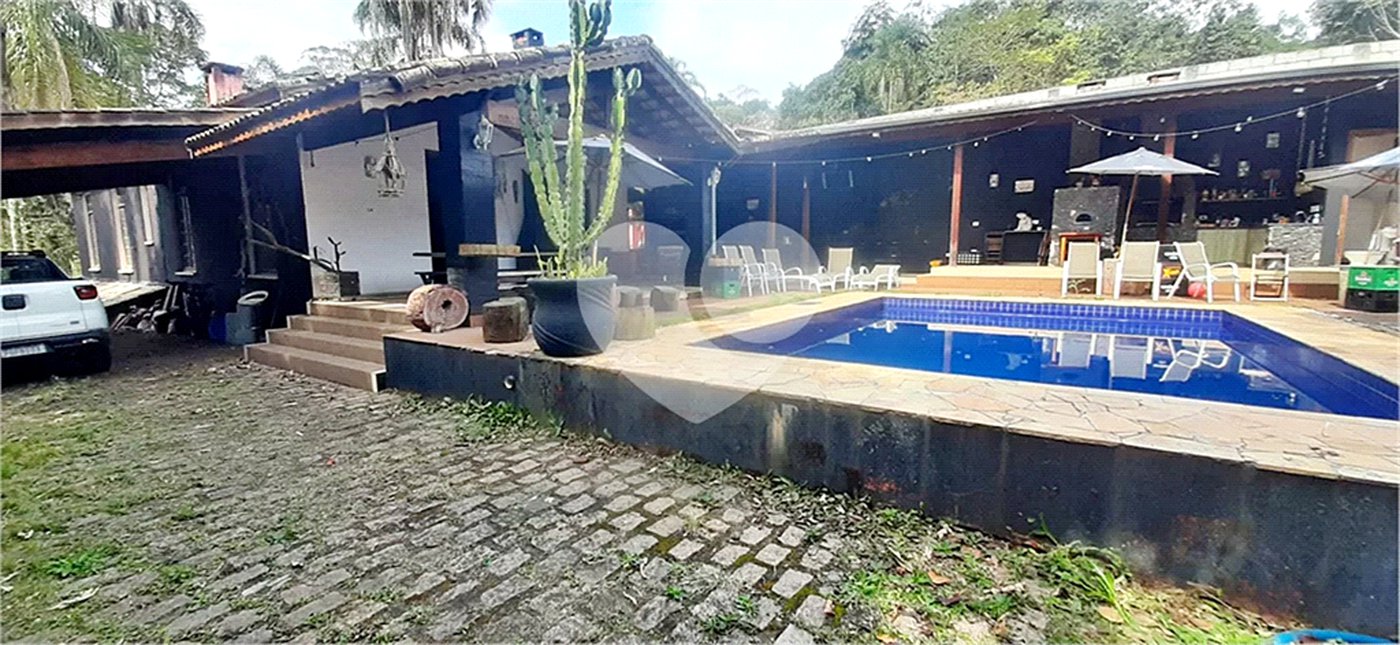 Casa à venda com 4 suítes no condomínio Sausalito, Mairiporã - SP