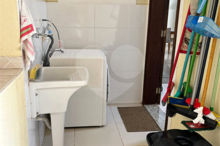 Casa à venda com 3 quartos, sendo 1 suíte, no condomínio Lago da Serra, Araçoiaba da Serra - SP