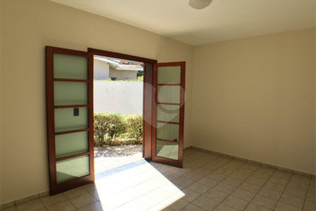 Casa à venda com 4 suítes no condomínio Estância Marambaia, Vinhedo - SP