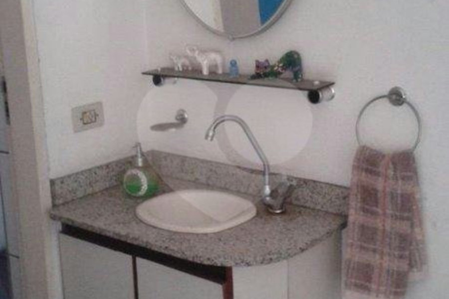 Casa Térrea à venda com 3 quartos, sendo 1 suíte, em Parque Peruche, São Paulo, SP