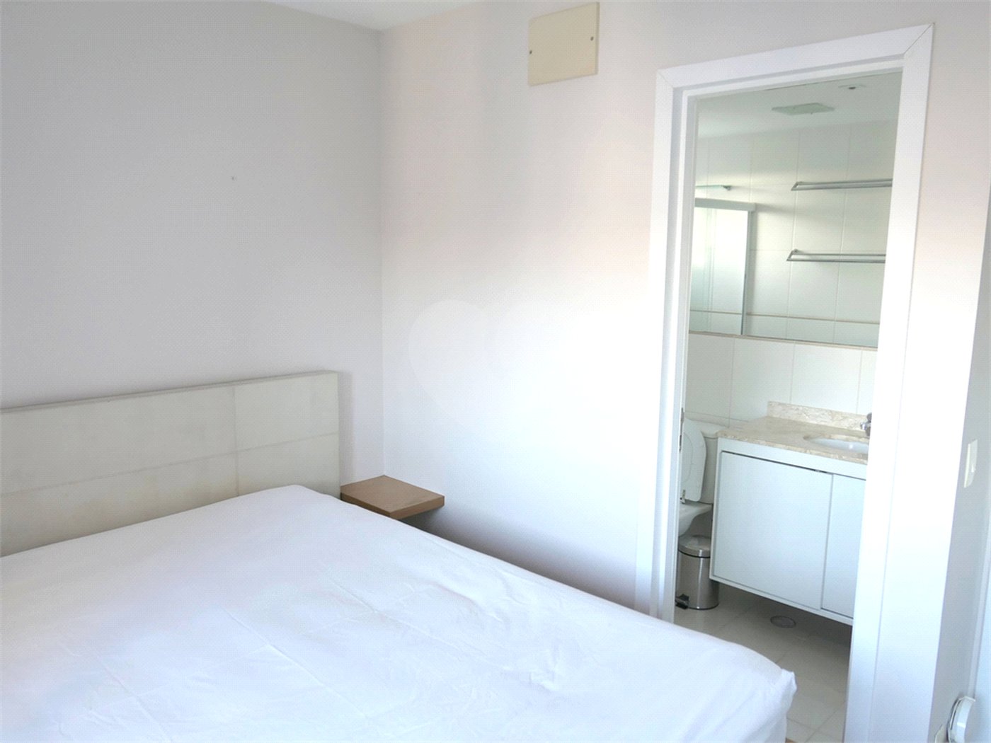 Apartamento para alugar com 3 quartos, sendo 1 suíte, em Vila Olímpia, São Paulo, SP