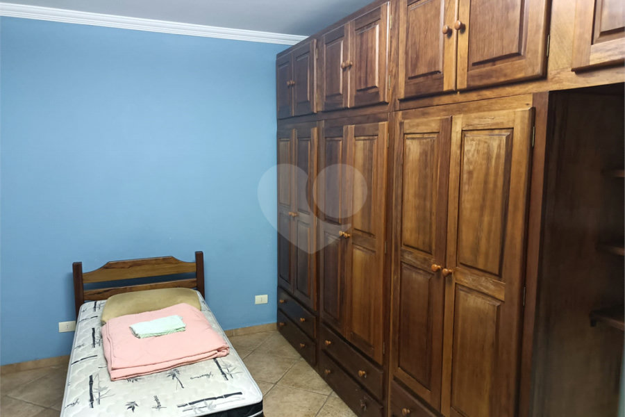 Sobrado à venda com 3 quartos, sendo 1 suíte, em Vila Paiva, São Paulo, SP