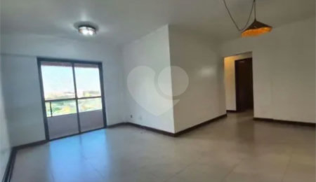 Apartamento à venda com 3 quartos, sendo 1 suíte,  em Jardim das Vertentes, São Paulo, SP