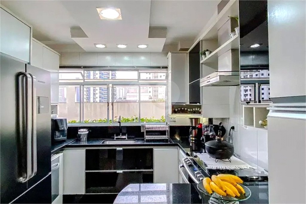 Casa à venda com 3 suítes no condomínio Oiti Residencial, São Paulo - SP