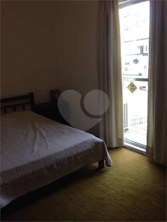 Sobrado à venda com 4 quartos, sendo 1 suíte, em Jardim Celeste, São Paulo, SP