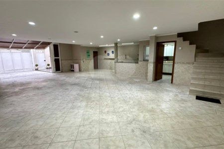 Casa à venda com 4 quartos, sendo 3 suítes, em Vila Galvão, Guarulhos, SP