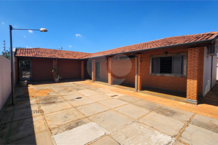 Casa à venda com 3 quartos, sendo 2 suítes, em Jardim Europa (vila Xavier), Araraquara, SP