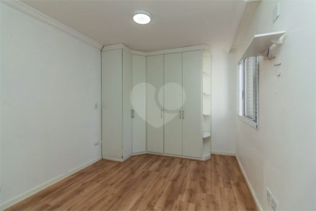 Casa à venda com 3 quartos, sendo 2 suítes,  no condomínio Sagres, São Paulo - SP