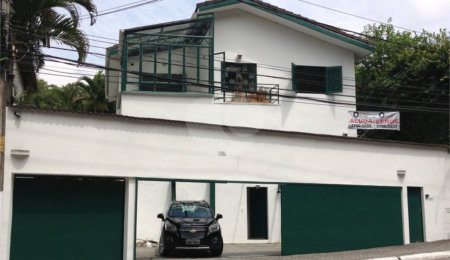 Sobrado à venda com 3 quartos, sendo 1 suíte,  em Panamby, São Paulo, SP