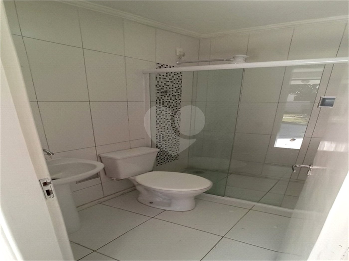 Sobrado para alugar com 3 quartos, sendo 1 suíte,  em Vila Oliveira, Mogi das Cruzes, SP