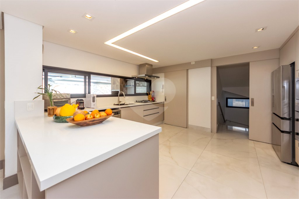 Casa à venda com 3 suítes no condomínio Reserva 8, São Paulo - SP