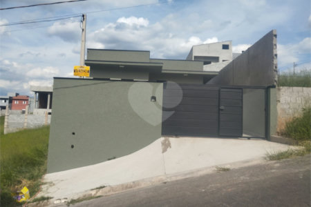 Casa à venda com 3 quartos, sendo 2 suítes, em Cachoeirinha, Bom Jesus dos Perdões, SP