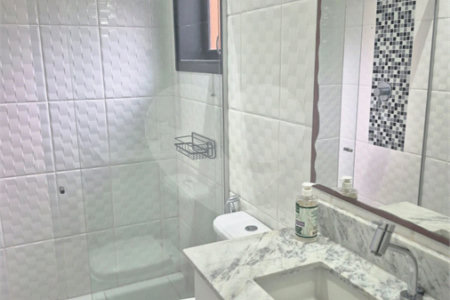 Casa de Vila à venda com 4 quartos, sendo 3 suítes, em Chácara Santo Antônio, São Paulo, SP