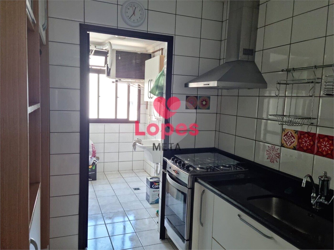 Apartamento à venda com 3 quartos, sendo 1 suíte,  em Parque Residencial Aquarius, São José dos Campos, SP