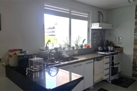 Sobrado à venda com 3 suítes em Vila Pompéia, São Paulo, SP