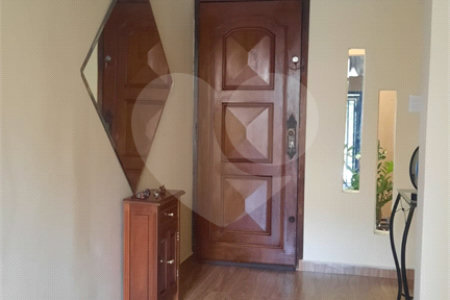 Casa à venda com 3 quartos, sendo 2 suítes, em Santo Amaro, São Paulo, SP