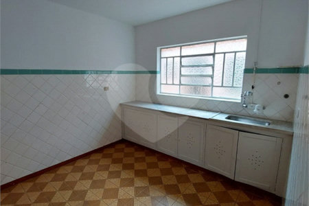Sobrado à venda com 3 quartos em Vila Gumercindo, São Paulo, SP