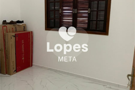 Casa à venda com 3 quartos, sendo 1 suíte,  no condomínio Residencial São José, Taubaté - SP