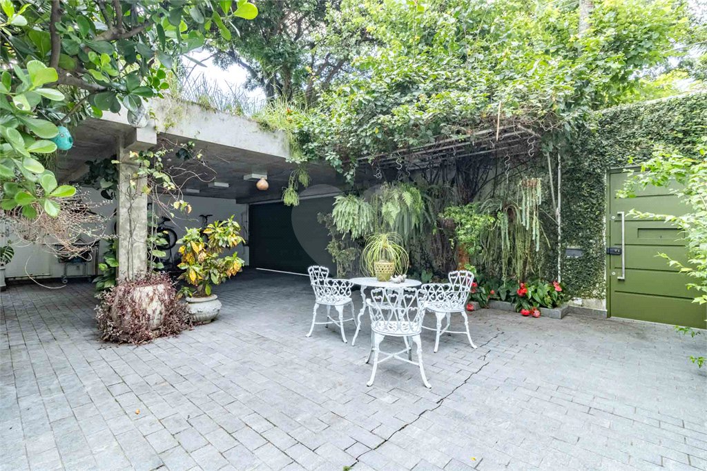 Casa à venda com 5 quartos, sendo 4 suítes, em Alto da Lapa, São Paulo, SP