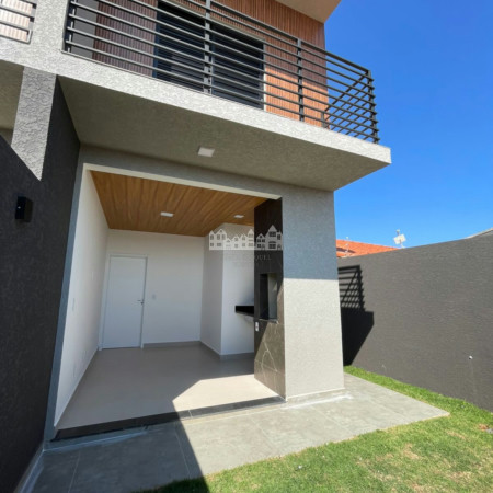 Casa à venda com 3 quartos, sendo 1 suíte, em Vila Petrópolis, Atibaia, SP