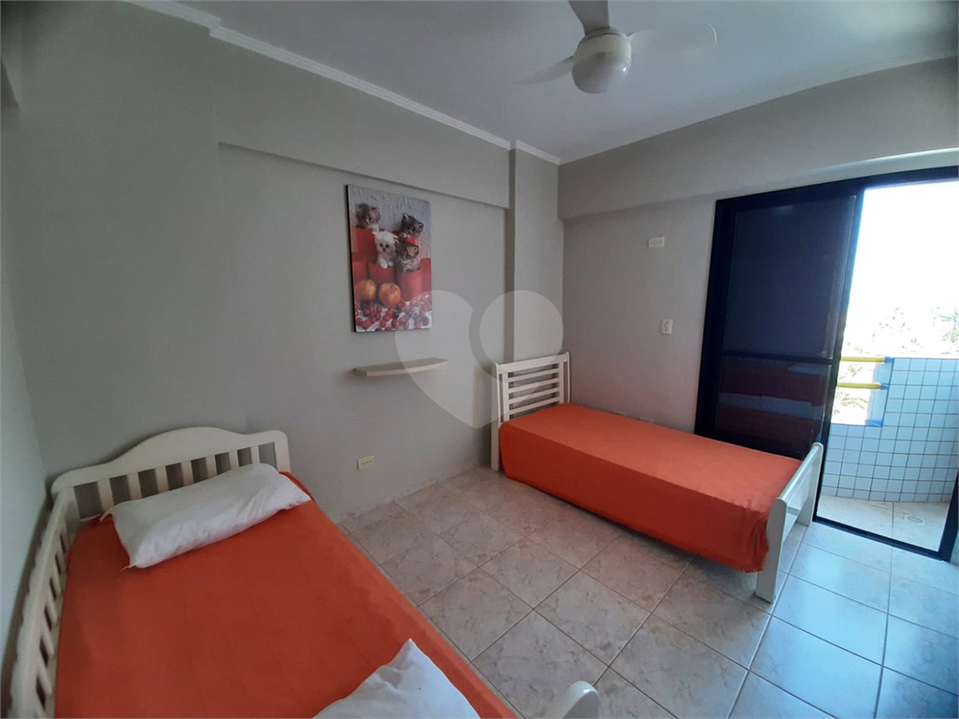 Apartamento à venda com 2 quartos, sendo 1 suíte, em Vera Cruz, Mongaguá, SP