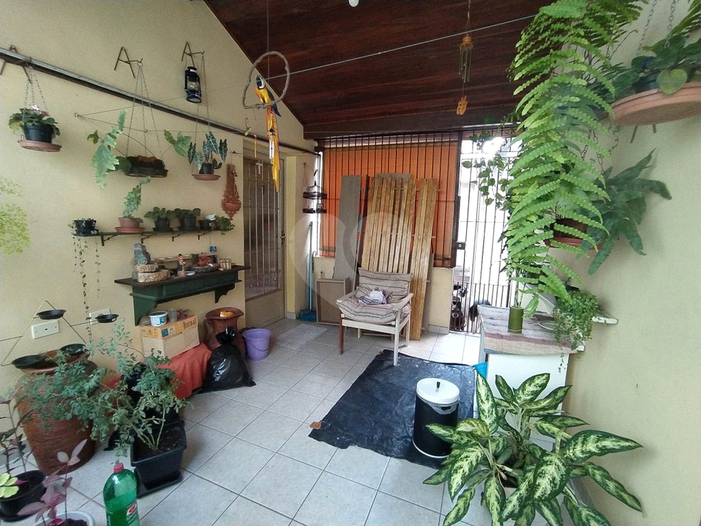 Casa à venda com 6 quartos, sendo 2 suítes, em Chora Menino, São Paulo, SP