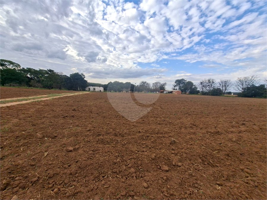 Terreno à venda no Centro, Alambari, SP