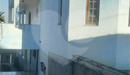 Sobrado à venda com 8 quartos, sendo 2 suítes,  em Vila Suissa, Mogi das Cruzes, SP