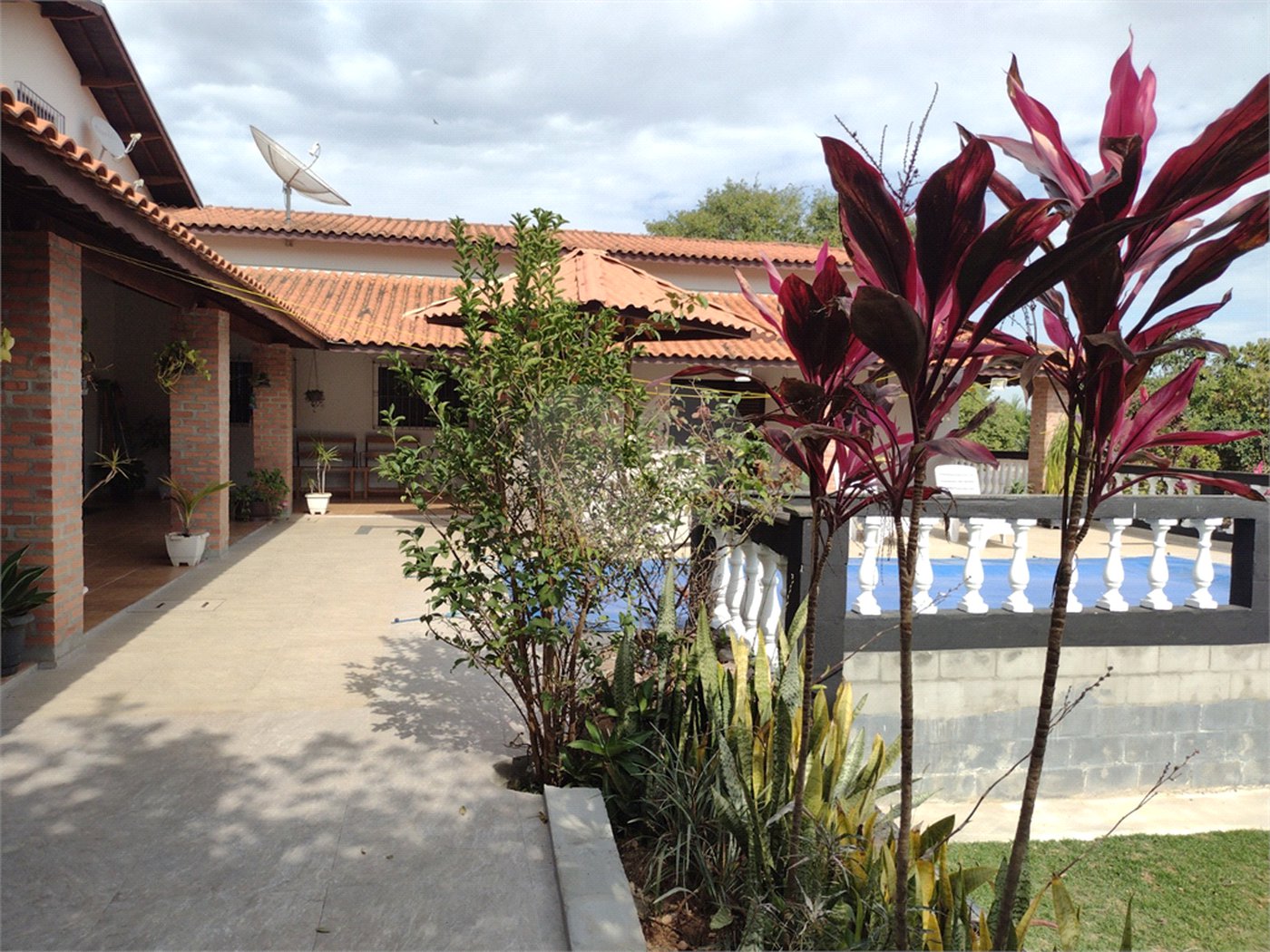 Casa à venda com 3 quartos, sendo 1 suíte, no condomínio Acmti - Colinas do Mosteiro, Terras de Itaici e Recanto dos Pássaros, Indaiatuba - SP