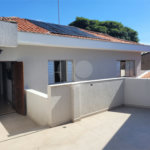 Sobrado com 14 metros de frente , na Região do Jardim Guapira , próximo ao Clube Guapira com 5 dormitórios, sendo 3 suíte com armários embutidos ,banheiro social, Sala para 2 ambientes, escritório com banheiro .cozinha ampla com armários, área de serviço ,dispensa, quintal com banheiro externo c