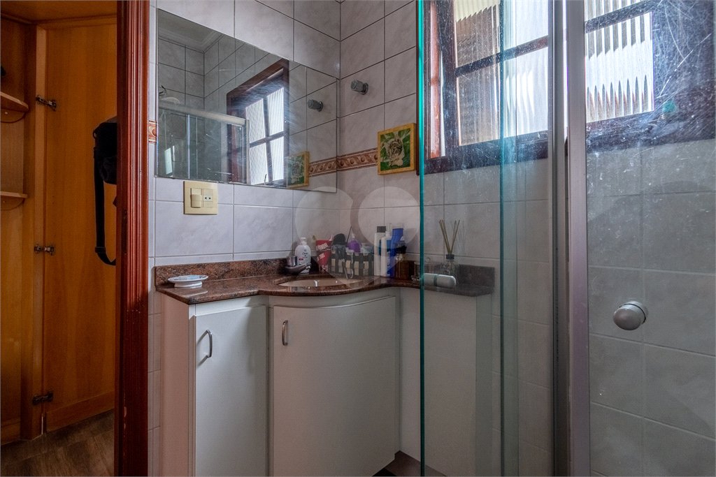 Sobrado à venda com 4 quartos, sendo 3 suítes, em Vila Gustavo, São Paulo, SP