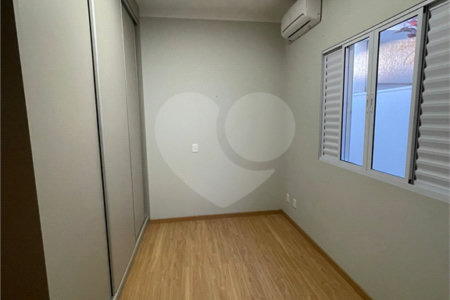 Casa no Condomínio Quebec
