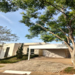 Casa à venda com 3 quartos, sendo 1 suíte,  no condomínio Atibaia Park 1, Atibaia - SP