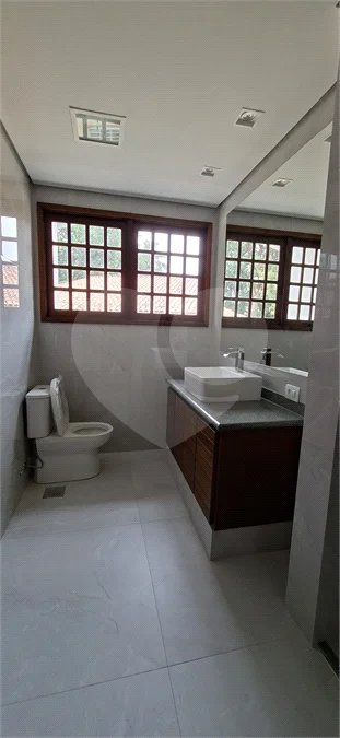 Casa à venda com 4 quartos, sendo 2 suítes,  em Jardim Marajoara, São Paulo, SP