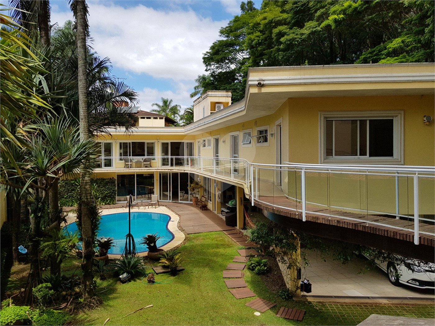 Casa à venda com 5 suítes em Jardim Marajoara, São Paulo, SP