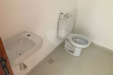 Casa à venda com 2 suítes no condomínio Villagio, Mogi das Cruzes - SP