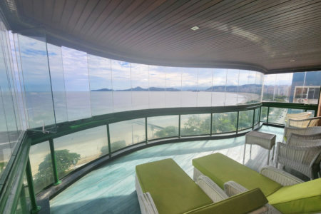 Apartamento Alto Padrão Frente Mar com 4 Dormitórios, 3 Suítes e 3 Vagas na Orla de Santos