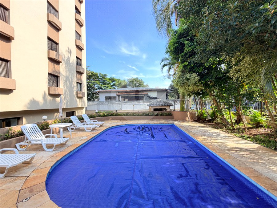 Apartamento à venda com 3 quartos, sendo 1 suíte, em Alto da Boa Vista, São Paulo, SP
