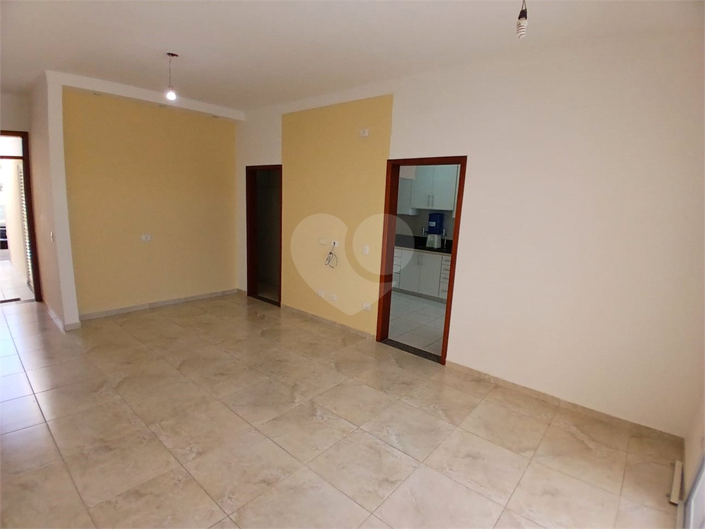 Casa à venda com 3 quartos, sendo 1 suíte, no condomínio Golden Park Residence II, Sorocaba - SP