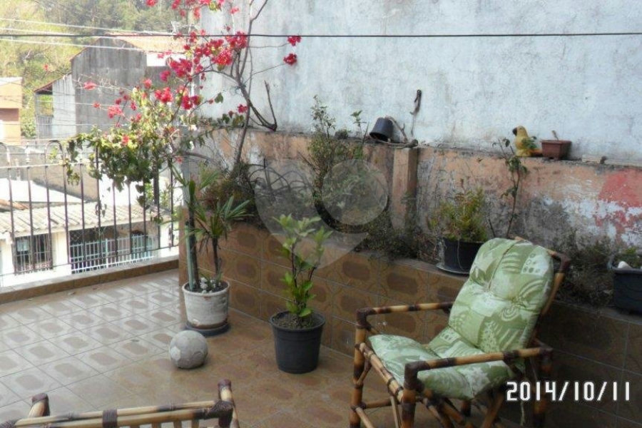 Sobrado à venda com 3 quartos em Jardim Peri, São Paulo, SP