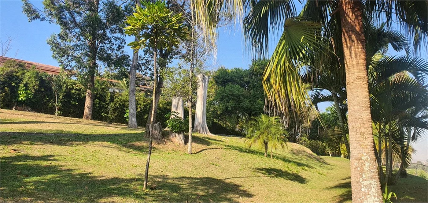 Casa à venda com 4 quartos, sendo 2 suítes, no condomínio Vila Panamericana, São Paulo - SP