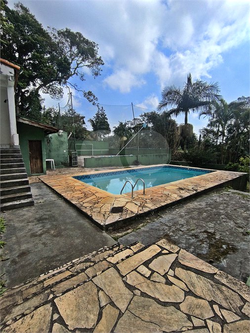 Sobrado à venda ou para alugar com 4 suítes em Serra da Cantareira, Mairiporã, SP