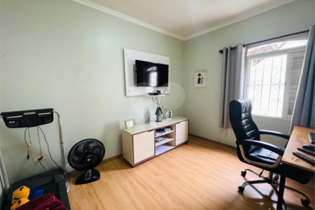 Casa à venda com 4 quartos, sendo 1 suíte,  em Vila Galvão, Guarulhos, SP