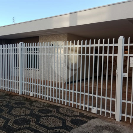 Casa à venda com 4 quartos, sendo 1 suíte, em Vila Rosa, Itapetininga, SP