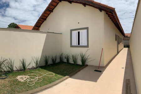 Casa à venda com 2 quartos, sendo 1 suíte, em Nova Itanhaém, Itanhaém - SP
