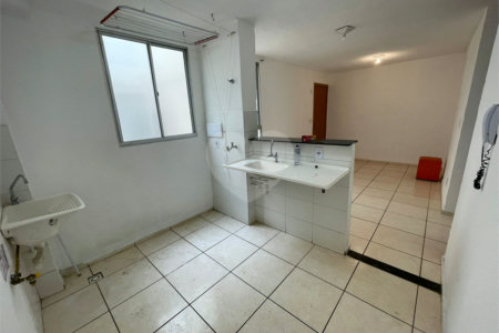 Apartamento no Condomínio Mont Everest .