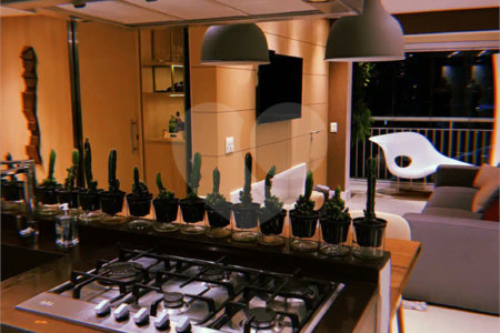 Apartamento com 2 dormitórios e 1 vaga de garagem ao lado do Parque Ibirapuera.