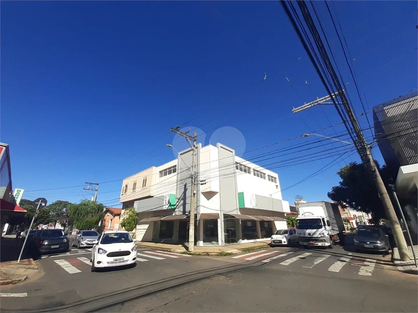 Salão Comercial de Esquina para Locação – Centro de Indaiatuba/SP