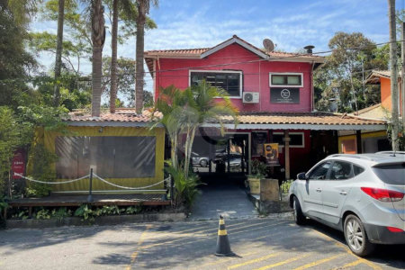Casa de Alto Padrão à Venda e Locação - Condomínio Vila Verde